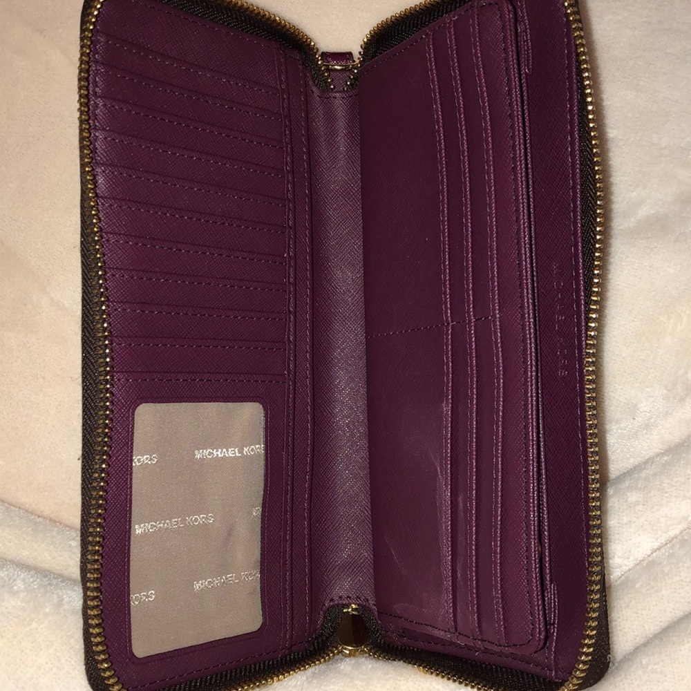 Michael kors wallet